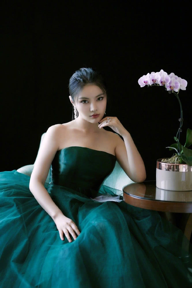 �����������춬�����������ķ�����սĨ��ȹ��˭������